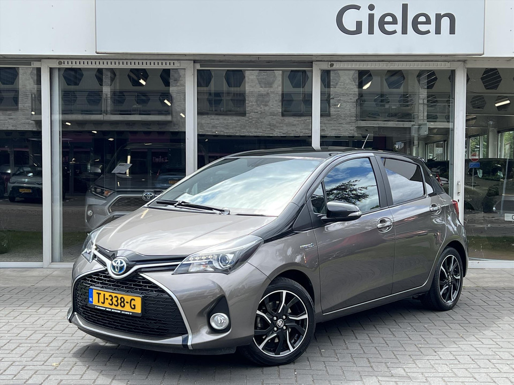 Toyota Yaris 1.5 Full Hybrid Bi-Tone Plus | Trekhaak, Panoramadak, Navigatie, Keyless, 16 inch, Cruise control, Armsteun, Spoiler, Privacy gl 53481961-0.jpg | Autobedrijf Gielen