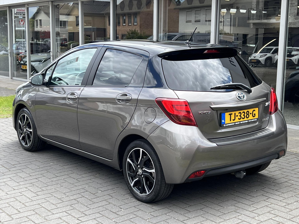 Toyota Yaris 1.5 Full Hybrid Bi-Tone Plus | Trekhaak, Panoramadak, Navigatie, Keyless, 16 inch, Cruise control, Armsteun, Spoiler, Privacy gl 53481961-2.jpg | Autobedrijf Gielen