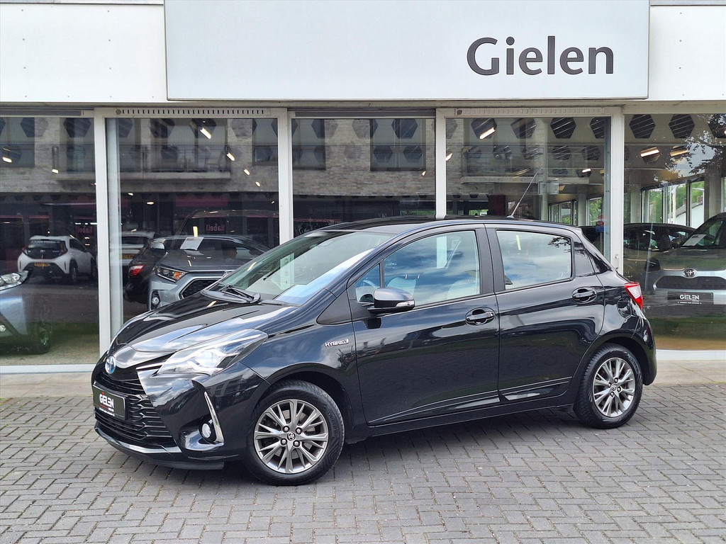 Toyota Yaris 1.5 Hybrid Design | Navigatie, Cruise control, Lichtmetalen velgen, Parkeercamera, Safety sense, Climate control 53486735-0.jpg | Autobedrijf Gielen