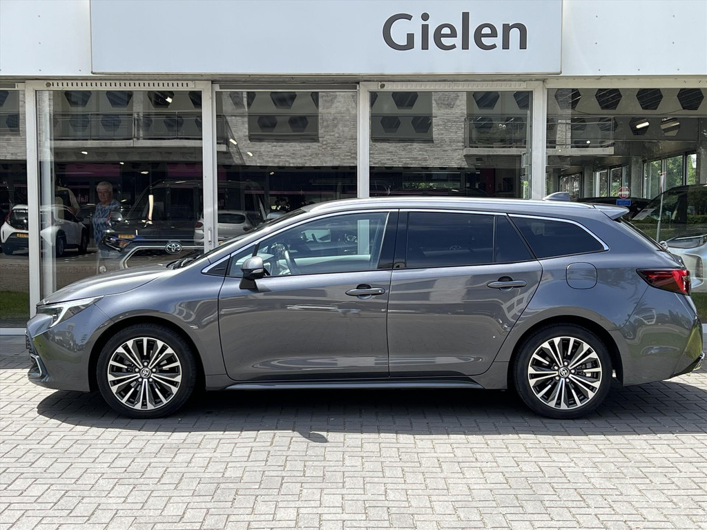 Toyota Corolla Touring Sports 140 Hybrid First edition | Elektrische achterklep, Nieuwe multimedia, Stoelverwarming, LED, Parkeersensoren 53653692-1.jpg | Autobedrijf Gielen