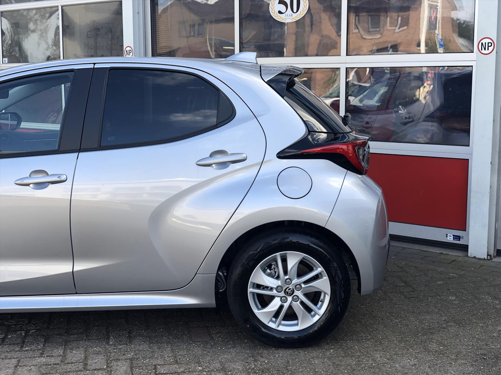 Toyota Yaris 1.5 Hybrid Dynamic Plus | Trekhaak, Dodehoekherkenning, Parkeersensoren, LED, Stoelverwarming 53654797-3.jpg | Autobedrijf Gielen