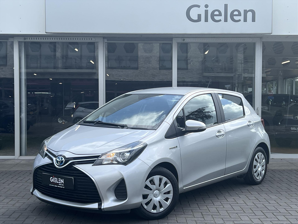 Toyota Yaris 1.5 Hybrid 100pk Dynamic | Cruise control, Navigatie, Licht + regensensor, Climate control 53813137-0.jpg | Autobedrijf Gielen