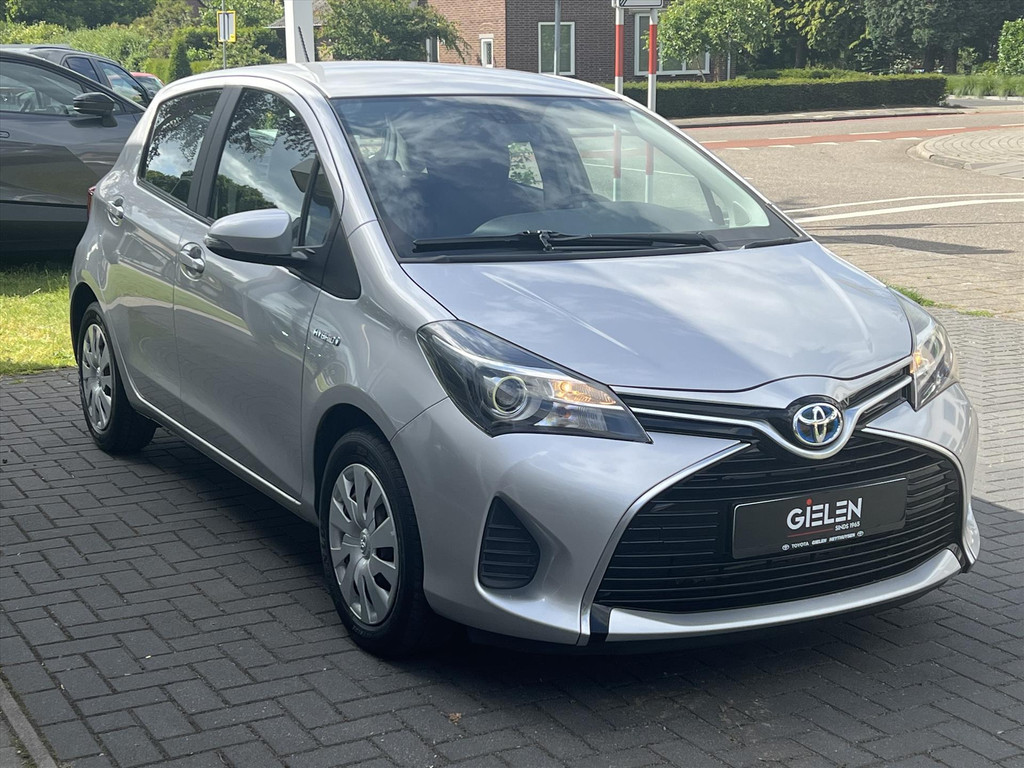 Toyota Yaris 1.5 Hybrid 100pk Dynamic | Cruise control, Navigatie, Licht + regensensor, Climate control 53813137-4.jpg | Autobedrijf Gielen