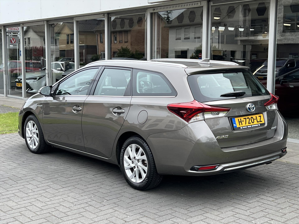 Toyota Auris 1.8 Hybrid Dynamic | Cruisecontrol, Keyless, Climate control, Navigatie 54103987-2.jpg | Autobedrijf Gielen