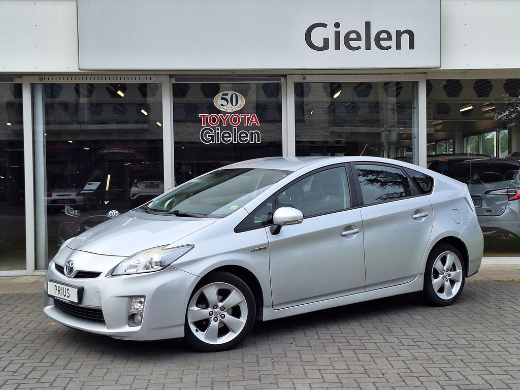 Toyota Prius 1.8 Full Hybrid Aspiration | 17 inch, Keyless, Head up display, Parkeersensoren, Cruise control, Climate control 54300342-0.jpg | Autobedrijf Gielen