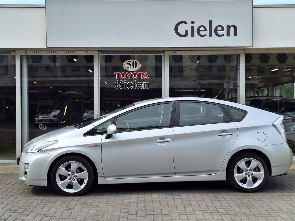 Toyota Prius 1.8 Full Hybrid Aspiration | 17 inch, Keyless, Head up display, Parkeersensoren, Cruise control, Climate control 54300342-3.jpg | Autobedrijf Gielen