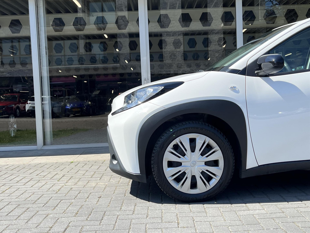 Toyota Aygo X 1.0 VVT-i MT First Premium | Stoelverwarming, Keyless, Startknop, Licht + regensensor, Apple CarPlay/Android Auto 54301358-3.jpg | Autobedrijf Gielen