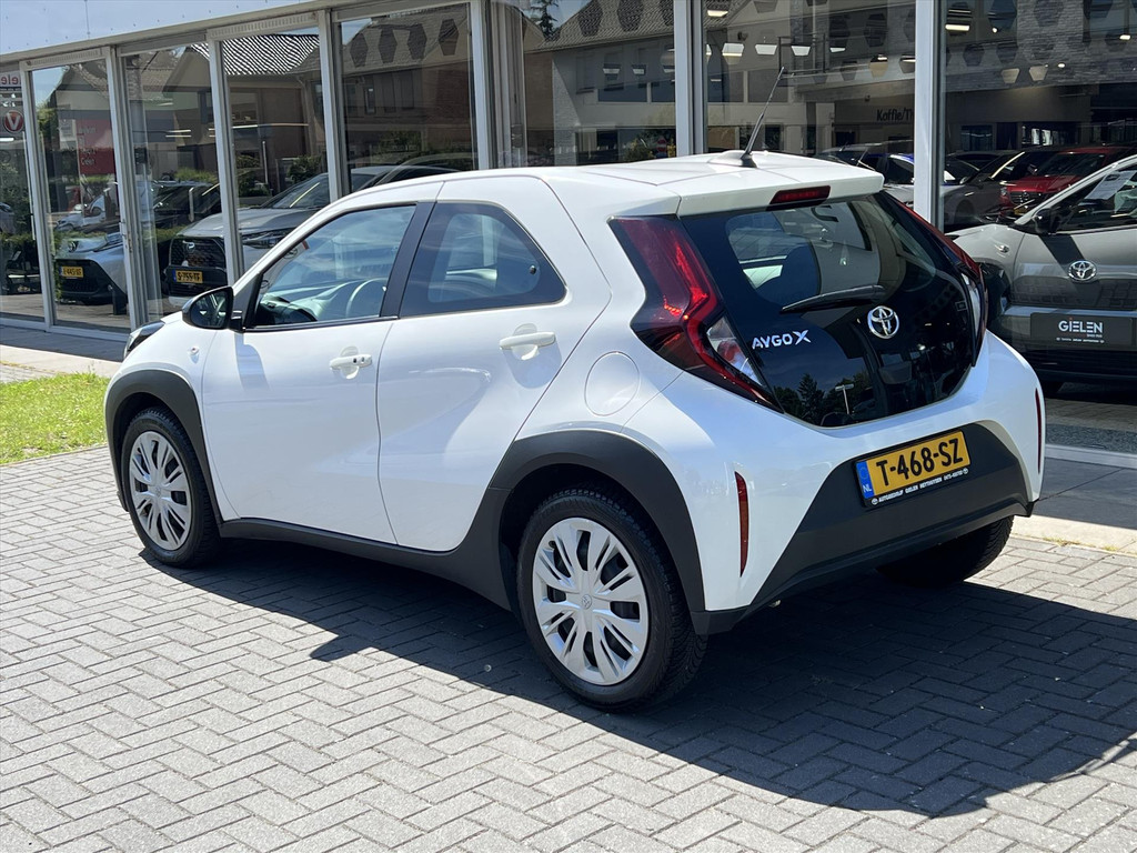 Toyota Aygo X 1.0 VVT-i MT First Premium | Stoelverwarming, Keyless, Startknop, Licht + regensensor, Apple CarPlay/Android Auto 54301358-4.jpg | Autobedrijf Gielen