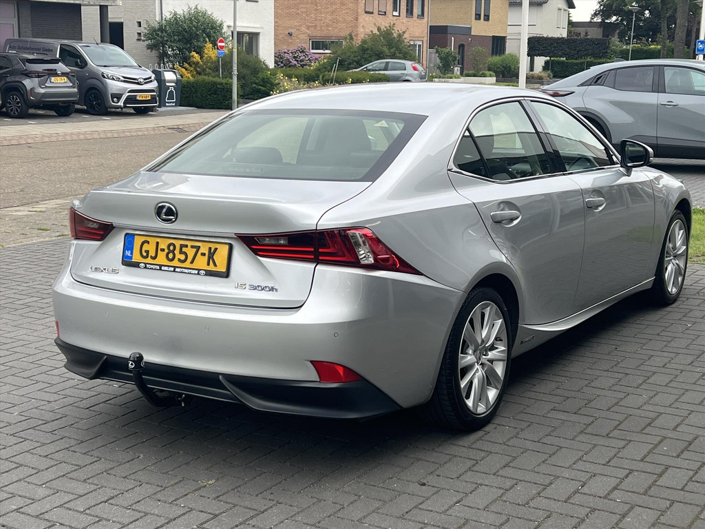 Lexus IS 300h First Edition | Trekhaak, Parkeersensoren, Keyless, 17 inch, Cruise control, Navigatie 54302914-3.jpg | Autobedrijf Gielen