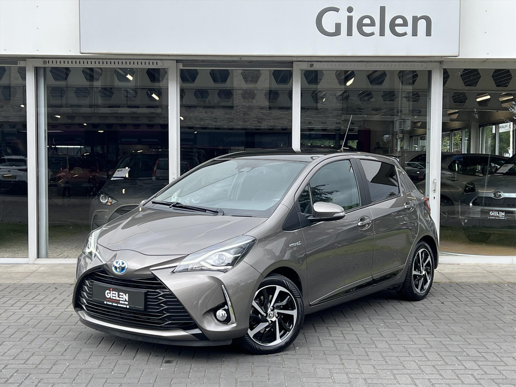Toyota Yaris 1.5 Hybrid 100pk Executive | Panoramadak, Climate control, Cruise control, Navigatie, Trekhaak 54320789-0.jpg | Autobedrijf Gielen