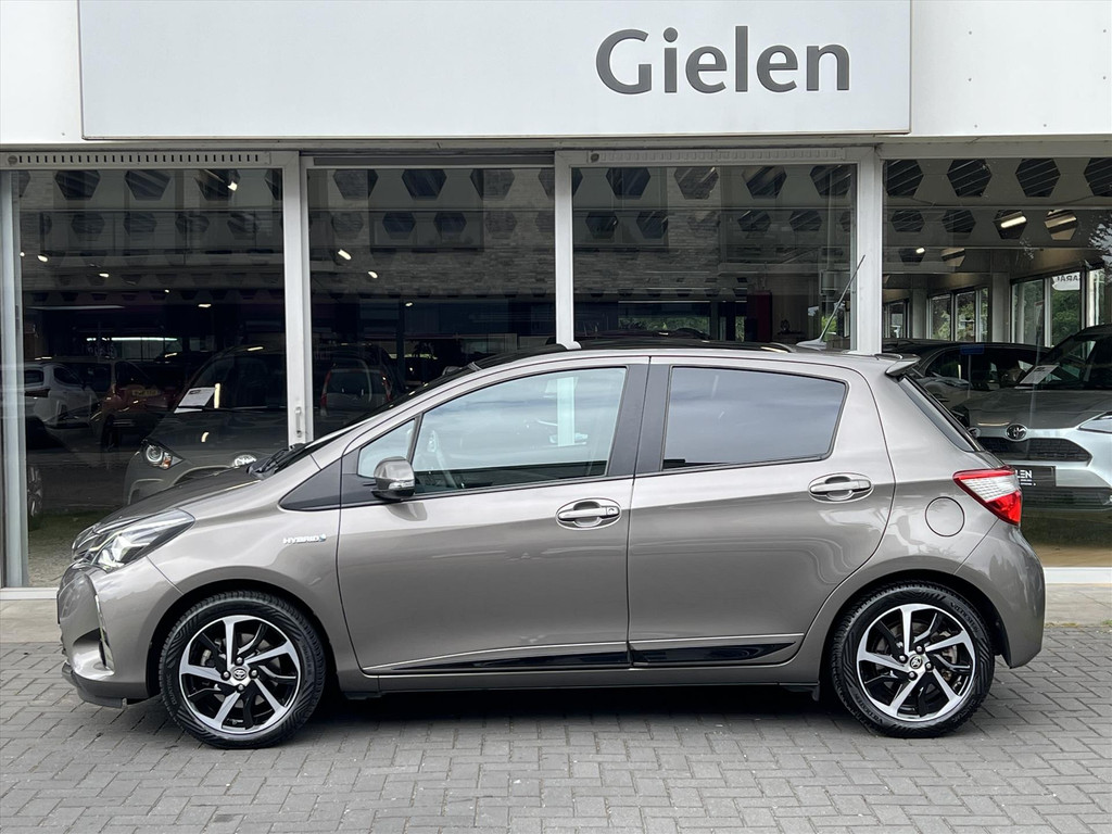 Toyota Yaris 1.5 Hybrid 100pk Executive | Panoramadak, Climate control, Cruise control, Navigatie, Trekhaak 54320789-1.jpg | Autobedrijf Gielen
