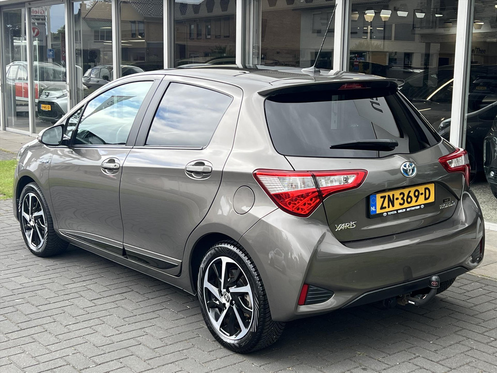 Toyota Yaris 1.5 Hybrid 100pk Executive | Panoramadak, Climate control, Cruise control, Navigatie, Trekhaak 54320789-2.jpg | Autobedrijf Gielen