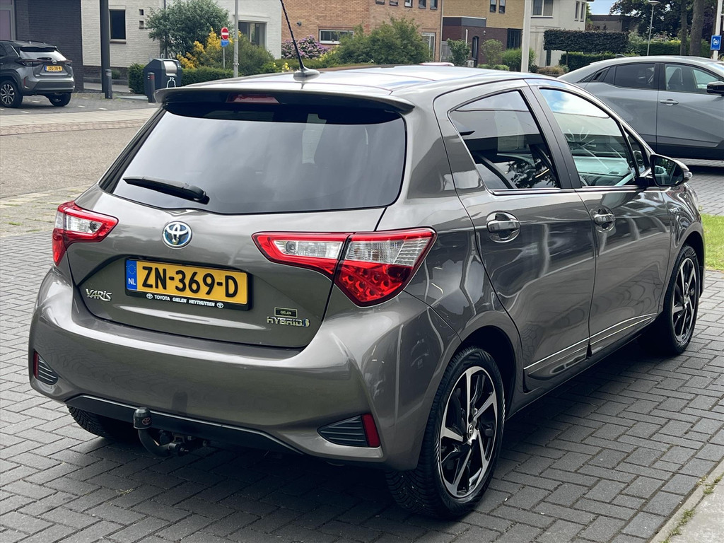 Toyota Yaris 1.5 Hybrid 100pk Executive | Panoramadak, Climate control, Cruise control, Navigatie, Trekhaak 54320789-3.jpg | Autobedrijf Gielen