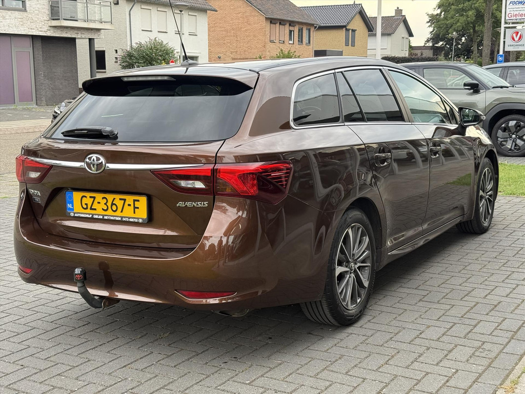 Toyota Avensis 1.8 VVT-i Lease Pro | 2e eigenaar, Trekhaak, Navigatie, LED, 17 inch, Cruise control, Parkeercamera 54393456-1.jpg | Autobedrijf Gielen