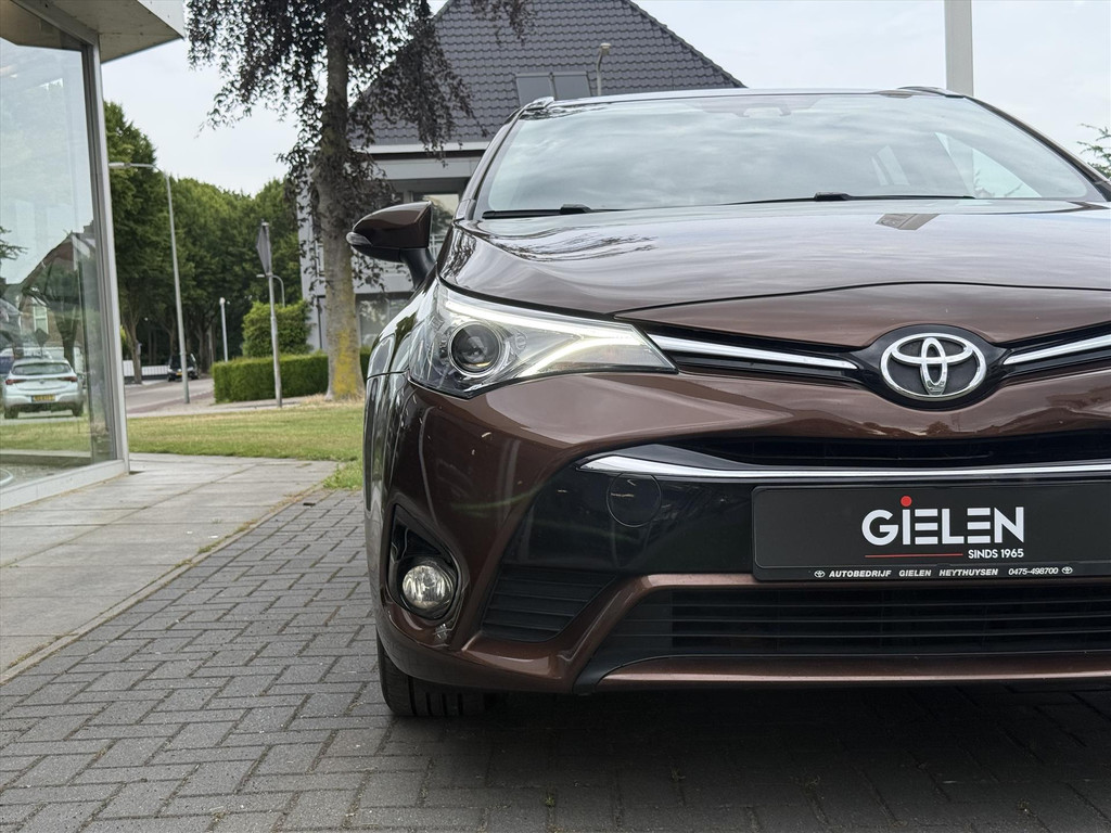 Toyota Avensis 1.8 VVT-i Lease Pro | 2e eigenaar, Trekhaak, Navigatie, LED, 17 inch, Cruise control, Parkeercamera 54393456-2.jpg | Autobedrijf Gielen