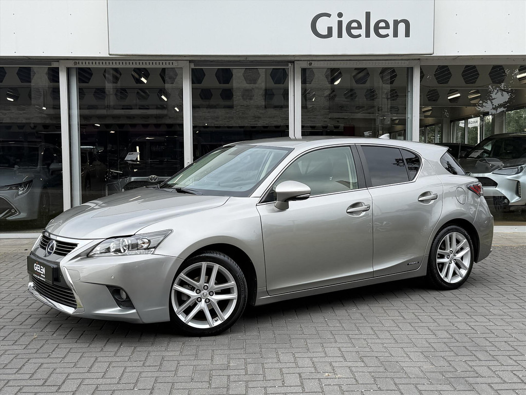 Lexus CT 200h Executive | Leer, Trekhaak, 17 inch, Navigatie, Parkeersensoren, Camera, Licht + Regensensor 54510362-0.jpg | Autobedrijf Gielen