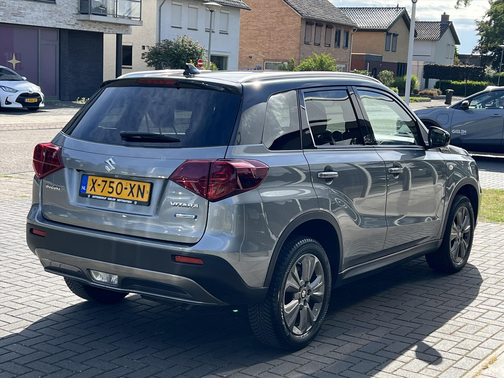 Suzuki Vitara 1.4 Boosterjet Smart Hybrid Select Two-Tone | Dodehoekherkenning, CarPlay, Camera, Stoelverwarming, 1500KG Trekgewicht 54541842-3.jpg | Autobedrijf Gielen