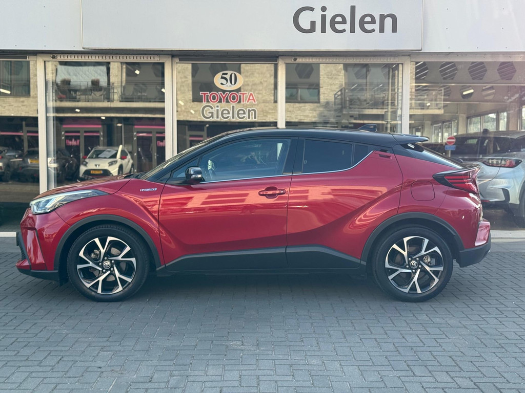 Toyota C-HR 1.8 Hybrid First Edition | Trekhaak, JBL, Apple CarPlay/Android auto, Dodehoekherkenning, Parkeersensoren, Stoelverwarming, LED 54743578-1.jpg | Autobedrijf Gielen