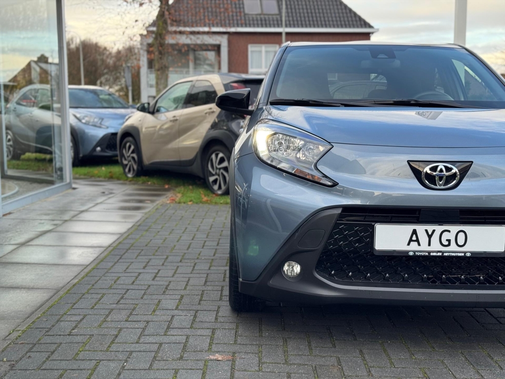 Toyota Aygo X 1.0 VVT-i MT Pulse Bi-tone | Celestite grey, 17 inch, Privacy glass, Apple CarPlay/Android auto, Airconditioning, Parkeercamera 54756059-4.jpg | Autobedrijf Gielen