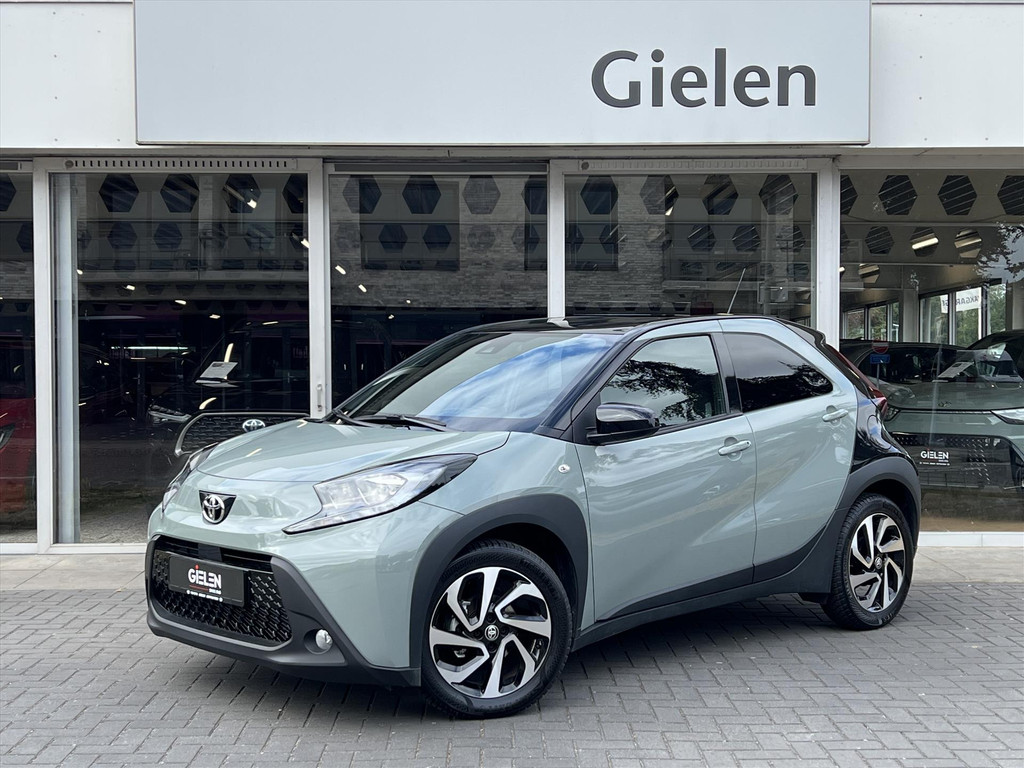 Toyota Aygo X 1.0 VVT-i MT Pulse Bi-tone | Tarragon/Zwart dak, 17 inch, Privacy glass, Apple CarPlay/Android auto, Airconditioning, Parkeercam 54756060-0.jpg | Autobedrijf Gielen