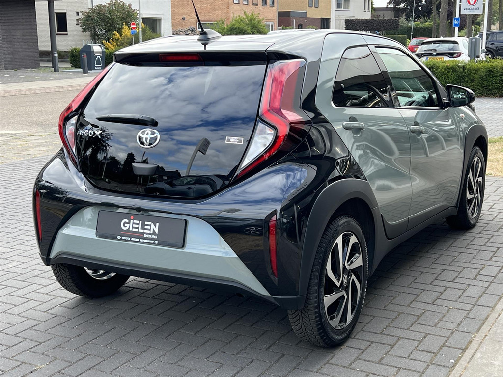 Toyota Aygo X 1.0 VVT-i MT Pulse Bi-tone | Tarragon/Zwart dak, 17 inch, Privacy glass, Apple CarPlay/Android auto, Airconditioning, Parkeercam 54756060-3.jpg | Autobedrijf Gielen
