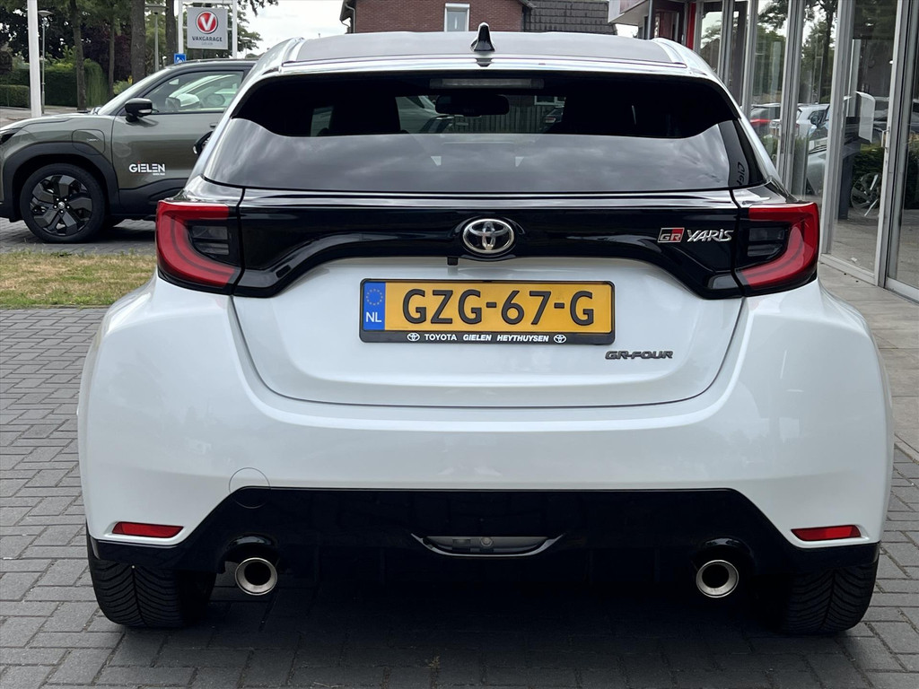 Toyota Yaris 1.6 Turbo 261pk GR Performance | Eerste eigenaar, Perfecte staat, Parelmoer wit, CarPlay, Stoelverwarming 54793024-3.jpg | Autobedrijf Gielen