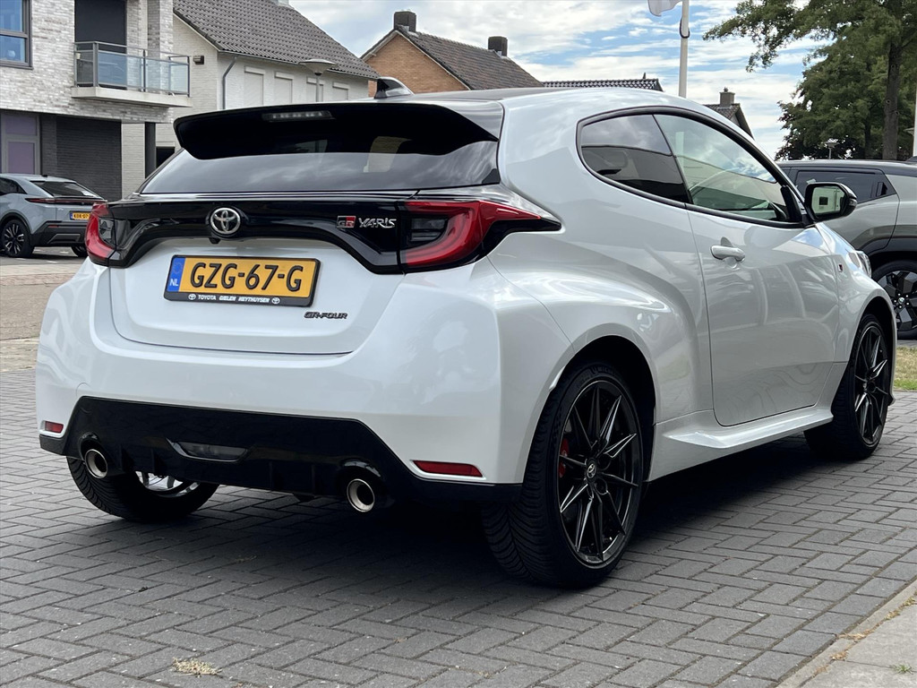 Toyota Yaris 1.6 Turbo 261pk GR Performance | Eerste eigenaar, Perfecte staat, Parelmoer wit, CarPlay, Stoelverwarming 54793024-4.jpg | Autobedrijf Gielen