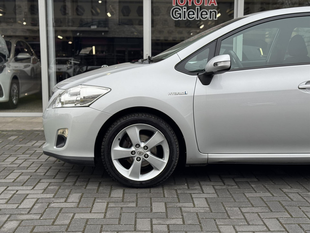Toyota Auris 1.8 Full Hybrid Dynamic | Trekhaak, Navigatie, Parkeercamera, Cruise control, Parkeersensoren, Climate control 54861132-3.jpg | Autobedrijf Gielen