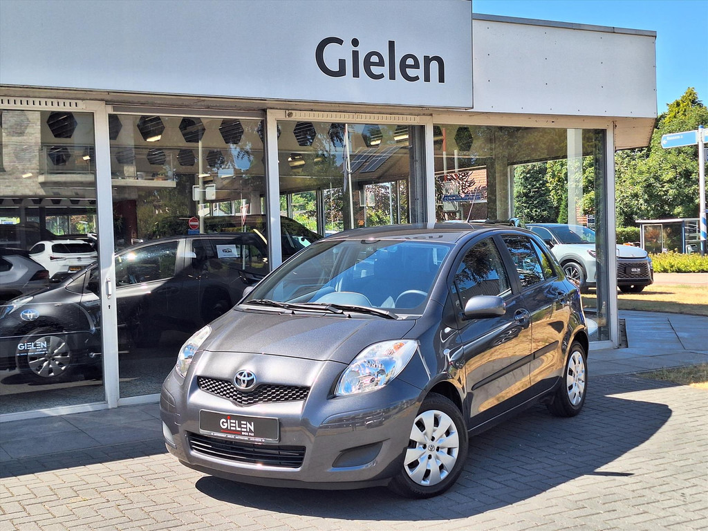 Toyota Yaris 1.3 VVT-i | Aspiration| Automaat, Lage KM-stand, Airconditioning 54930719-1.jpg | Autobedrijf Gielen