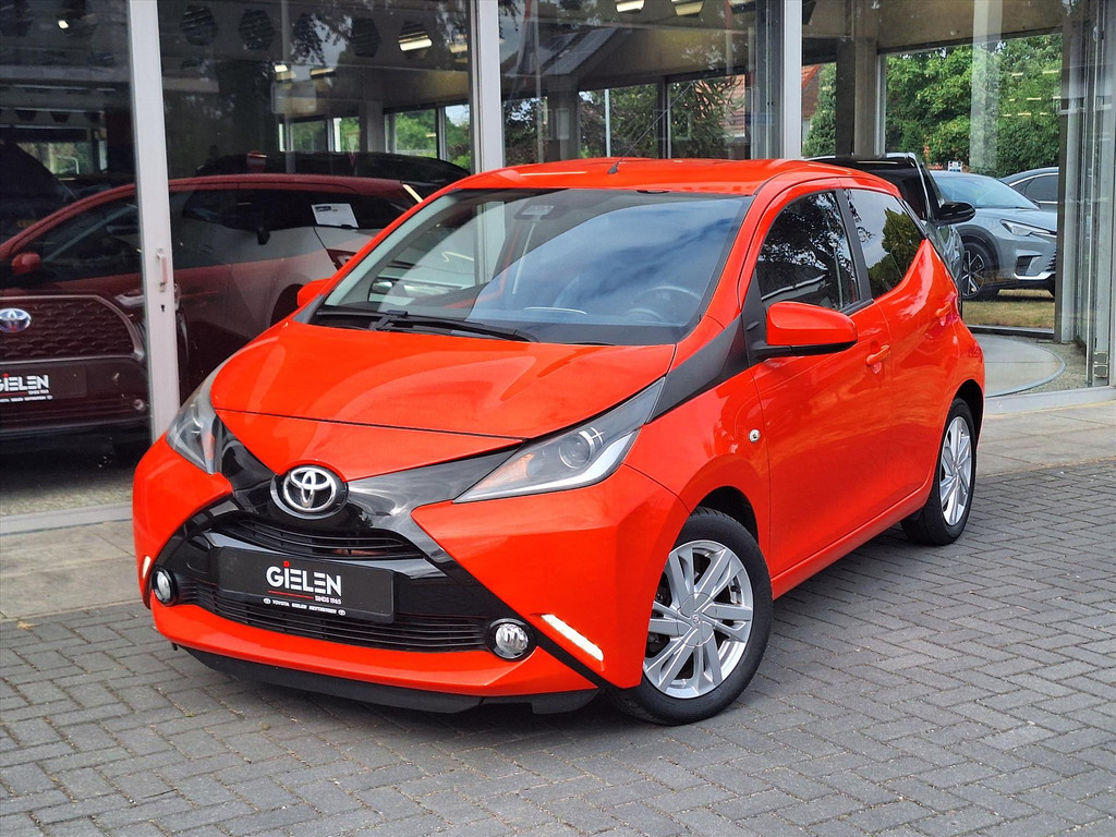 Toyota Aygo 1.0 VVT-i 69pk 5D x-sport | 2e eigenaar, Lichtmetalen velgen, Parkeercamera, Privacy glass, Airco, Safety Sense 54954994-2.jpg | Autobedrijf Gielen