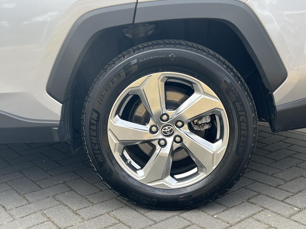 Toyota RAV4 2.5 Hybrid AWD Dynamic Plus | Eerste eigenaar, Leer, Parkeersensoren, 18 inch, Privacy glass, Keyless, CarPlay, 1.650KG Trekgewi 55344774-4.jpg | Autobedrijf Gielen