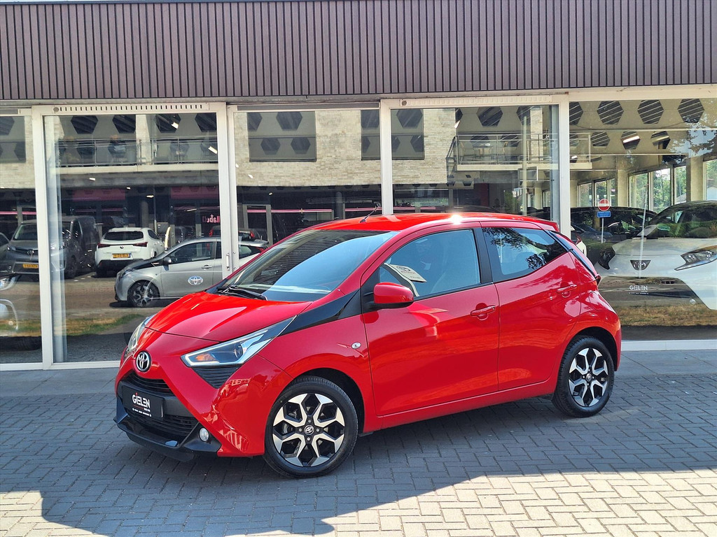 Toyota Aygo 1.0 VVT-i 5D x-joy | Apple CarPlay/Android auto, Lichtmetalen velgen, Airco, In hoogte verstelbare stoel, Parkeercamera 55660439-0.jpg | Autobedrijf Gielen