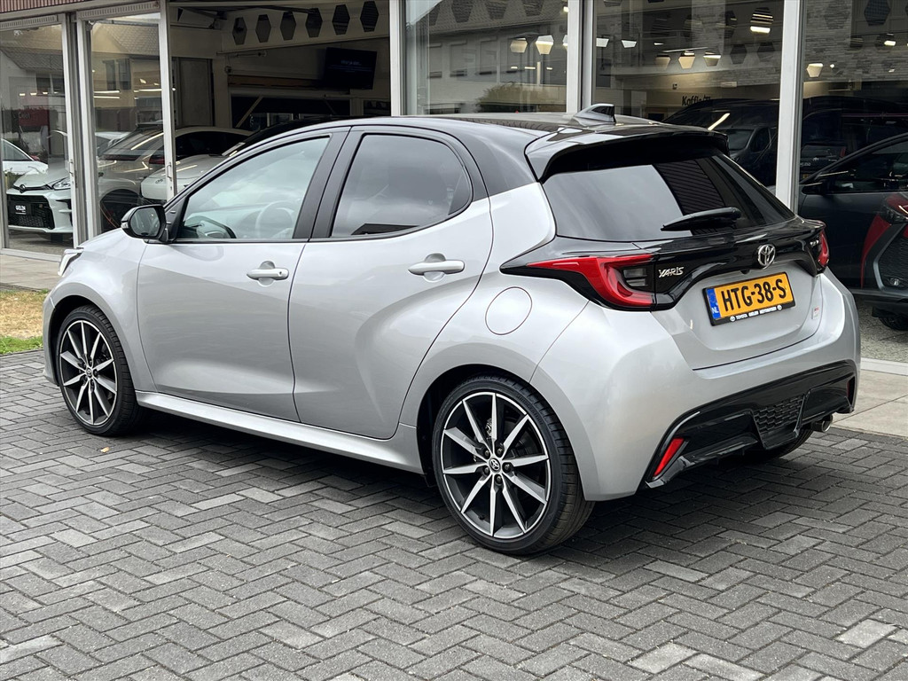 Toyota Yaris 1.5 Hybrid 130 GR Sport | Eerste eigenaar, Keyless entry, 18 inch, Groot scherm, LED, Climate control, CarPlay/Android Auto 55856677-1.jpg | Autobedrijf Gielen