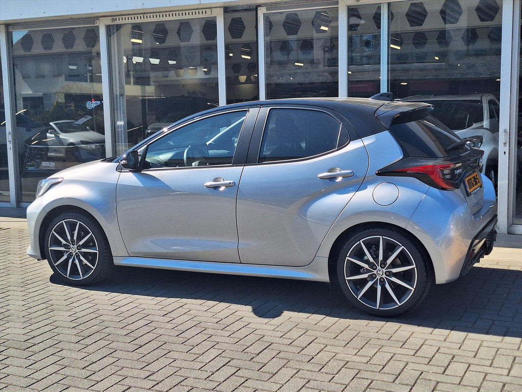 Toyota Yaris 1.5 Hybrid 130 GR Sport | Eerste eigenaar, Keyless entry, 18 inch, Groot scherm, LED, Climate control, Apple CarPlay/Android Aut 55856677-4.jpg | Autobedrijf Gielen