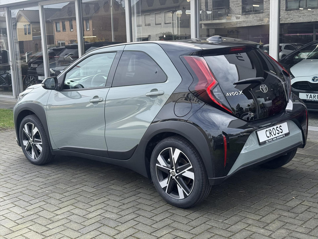 Toyota Aygo X 1.5 Hybrid Pulse Plus | Tarragon, Bi-Tone, Stoelverwarming, Climate control, Startknop, LED, 17 inch 55982659-4.jpg | Autobedrijf Gielen