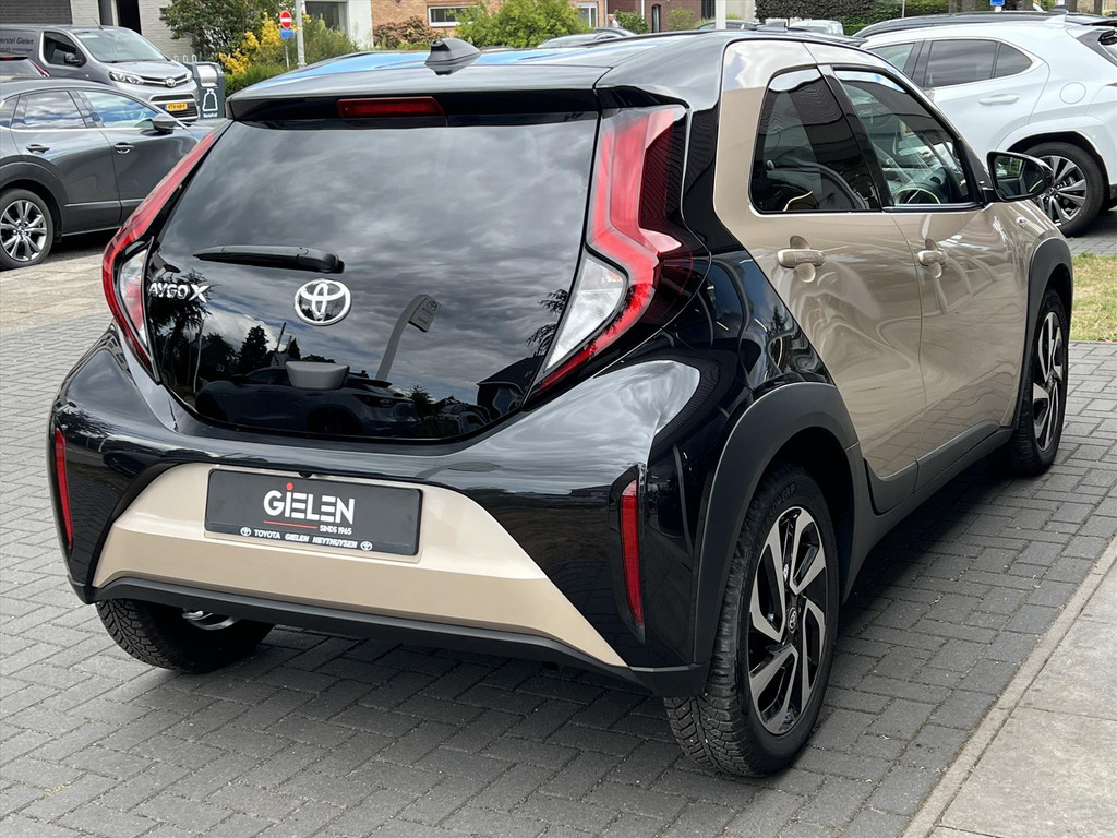 Toyota Aygo X 1.0 VVT-i MT Pulse Bi-tone | Ginger beige, 17 inch, Privacy glass, Apple CarPlay/Android auto, Airconditioning, Parkeercamera 55982838-3.jpg | Autobedrijf Gielen