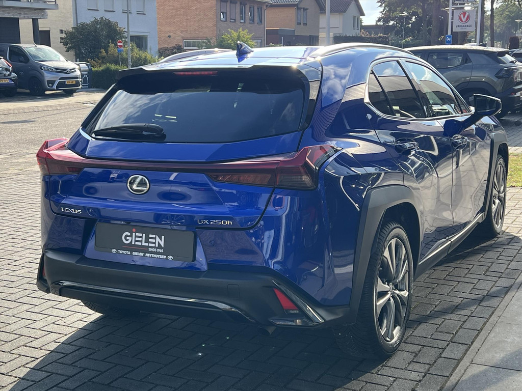 Lexus UX 250h F Sport Design | Leer, 18 inch, Stoel + Stuurverwarming, Parkeersensoren, Blind spot, Keyless 55983319-1.jpg | Autobedrijf Gielen