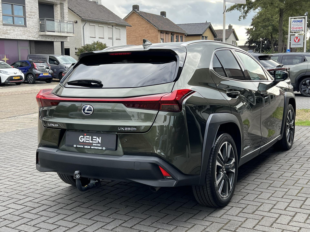 Lexus UX 250h Preference Line | Trekhaak, Dodehoekherkenning, 18 inch, Parkeersensoren, Stoel + Stuurverwarming 56018775-3.jpg | Autobedrijf Gielen