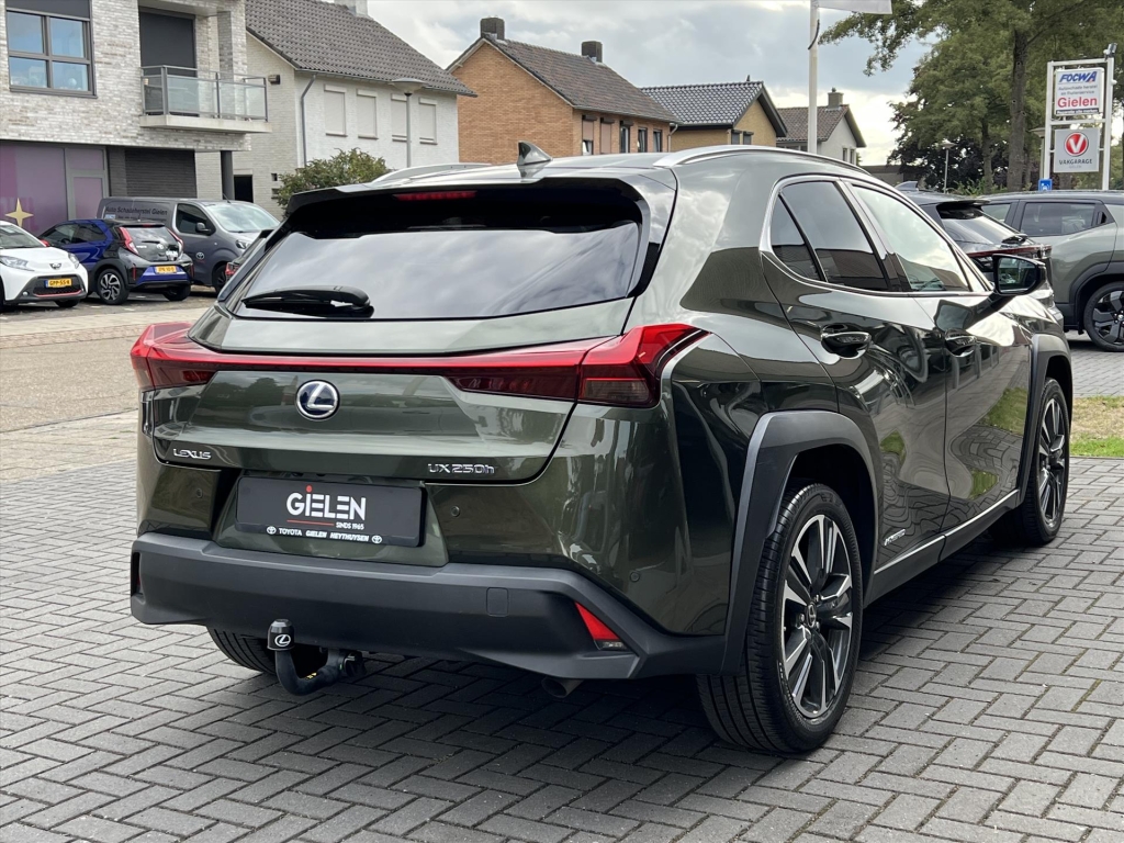 Lexus UX 250h Preference Line | Trekhaak, Dodehoekherkenning, 18 inch, Parkeersensoren, Stoel + Stuurverwarming 56018775-3.jpg | Autobedrijf Gielen