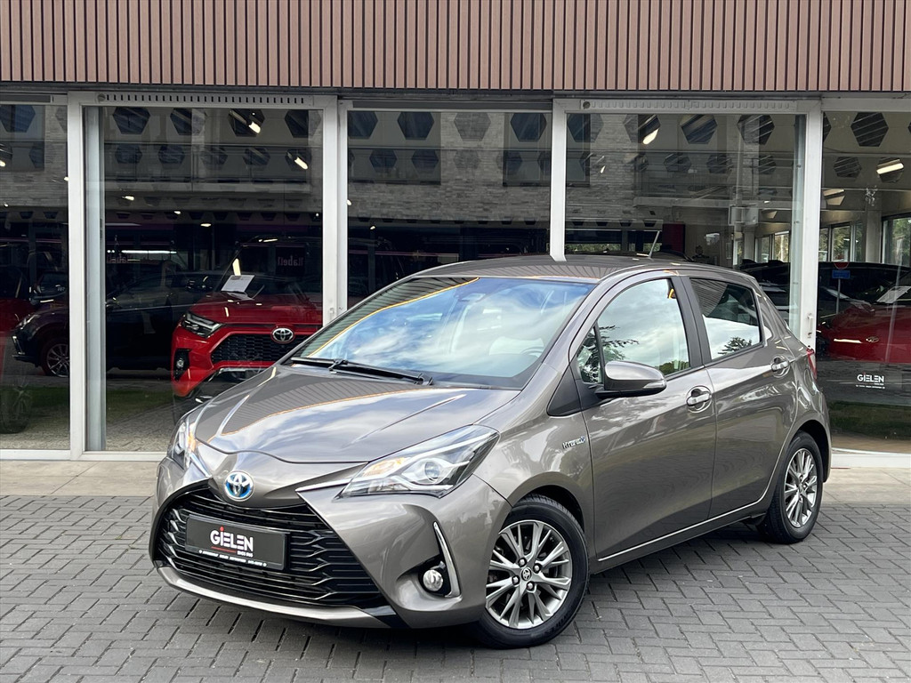 Toyota Yaris 1.5 Hybrid Dynamic | Stoelverwarming, Lichtmetalen velgen, Cruise control, Safety sense, Parkeercamera 56077867-0.jpg | Autobedrijf Gielen