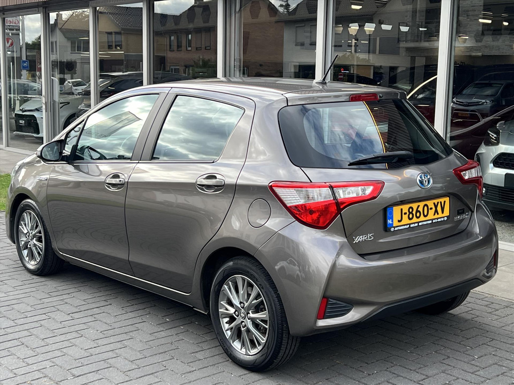 Toyota Yaris 1.5 Hybrid Dynamic | Stoelverwarming, Lichtmetalen velgen, Cruise control, Safety sense, Parkeercamera 56077867-2.jpg | Autobedrijf Gielen