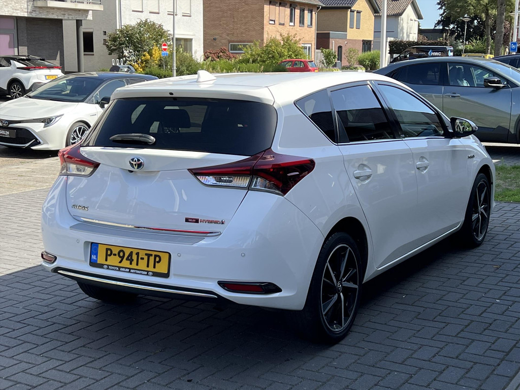 Toyota Auris 1.8 Hybrid Dynamic Plus | 17 inch, Stoelverwarming, Privacy glass, Parkeercamera, Bluetooth, Cruise control 56242418-1.jpg | Autobedrijf Gielen