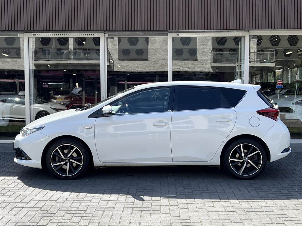 Toyota Auris 1.8 Hybrid Dynamic Plus | 17 inch, Stoelverwarming, Privacy glass, Parkeercamera, Bluetooth, Cruise control 56242418-3.jpg | Autobedrijf Gielen