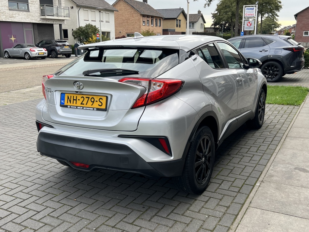Toyota C-HR 1.2 Turbo 116pk Dynamic | Keyless, Lichtmetalen velgen, Adaptive cruise control, Parkeercamera, Climate control 56298654-2.jpg | Autobedrijf Gielen