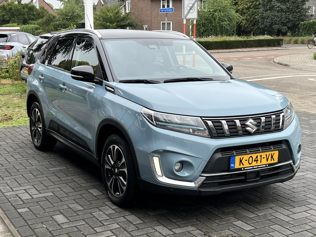 Suzuki Vitara 1.4 Boosterjet Smart Hybrid Style | Trekhaak, Dodehoekherkenning, Leer/Alcantara, Stoelverwarming, Keyless, 1500KG Trekgewicht 56394749-3.jpg | Autobedrijf Gielen