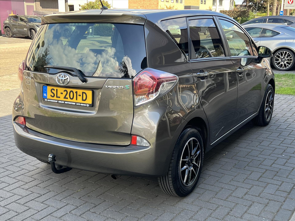 Toyota Verso-S 1.3 VVT-i CVT Automaat Trend | Trekhaak, Navigatie, Panoramadak, Airconditioning, Parkeercamera, Fijne instap! 56508098-2.jpg | Autobedrijf Gielen