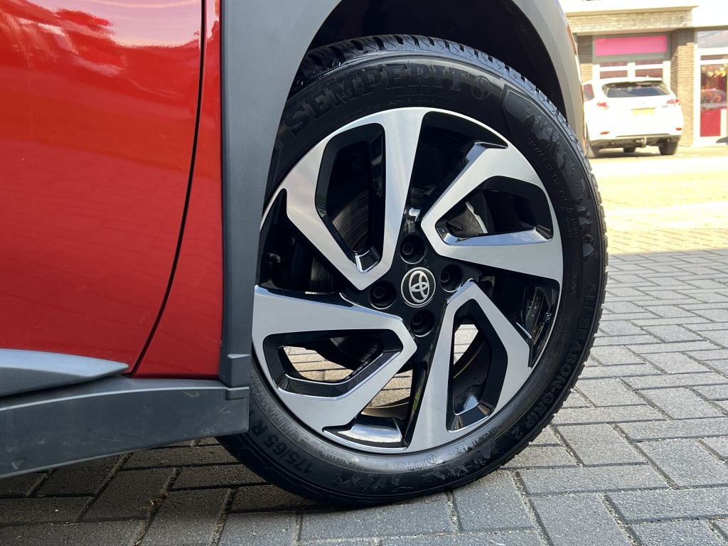 Toyota Aygo X 1.0 VVT-i MT Pulse Bi-tone | Chili red,17 inch, Privacy glass, Apple CarPlay/Android auto, Airconditioning, Parkeercamera 56517437-3.jpg | Autobedrijf Gielen