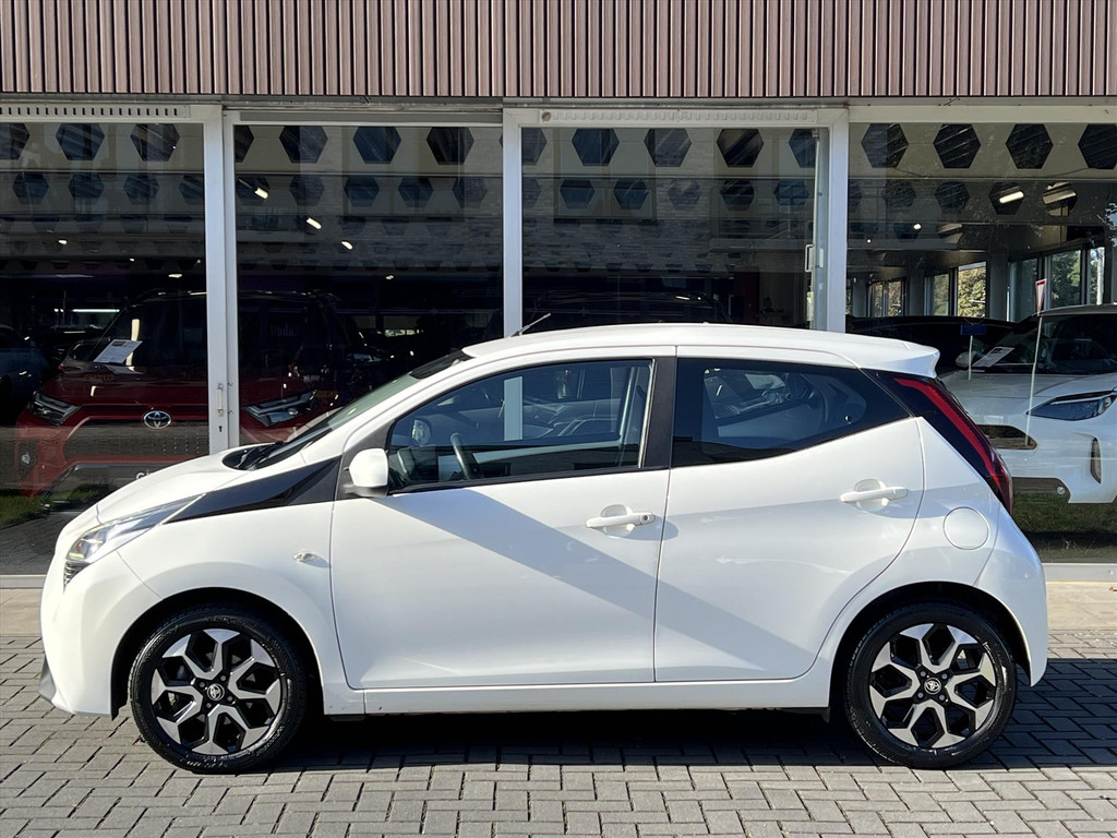 Toyota Aygo 1.0 VVT-i X-joy | Apple CarPlay/Android Auto, Airco, Lichtmetalen velgen, Safety Sense, Mistlampen 56524085-1.jpg | Autobedrijf Gielen