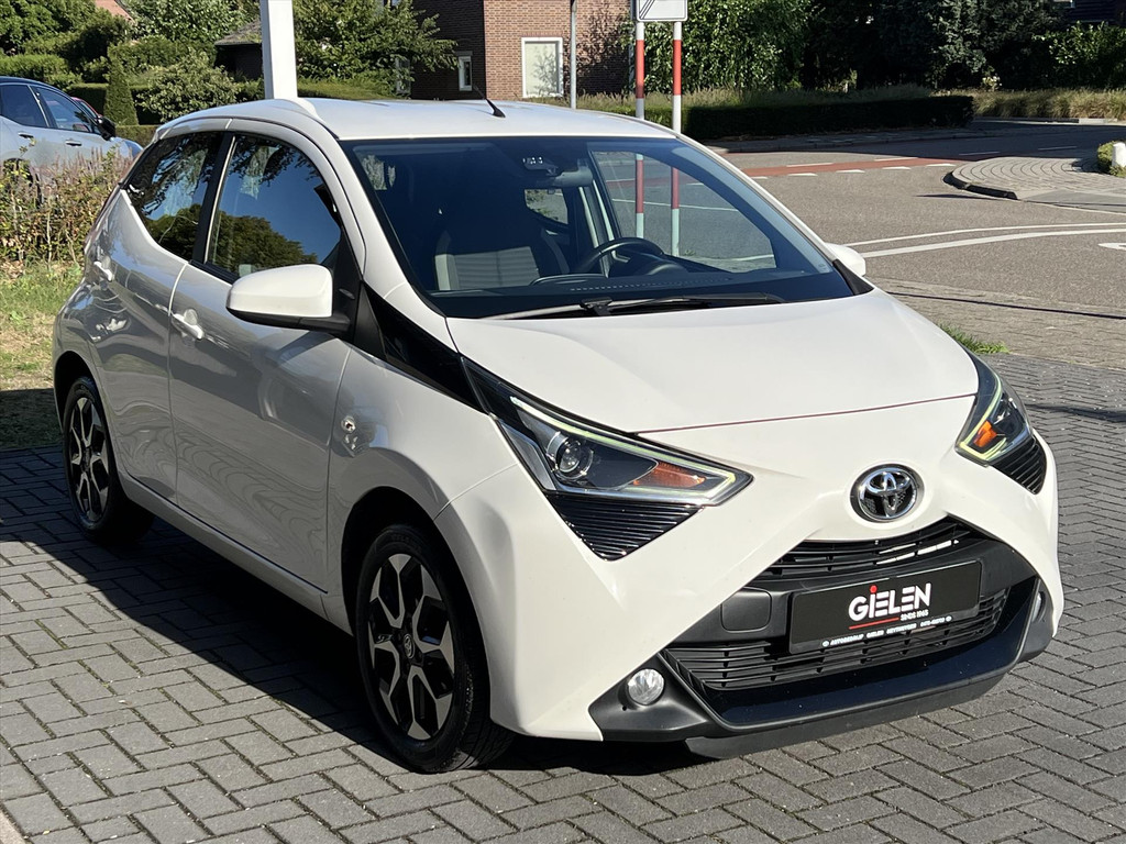 Toyota Aygo 1.0 VVT-i X-joy | Apple CarPlay/Android Auto, Airco, Lichtmetalen velgen, Safety Sense, Mistlampen 56524085-4.jpg | Autobedrijf Gielen
