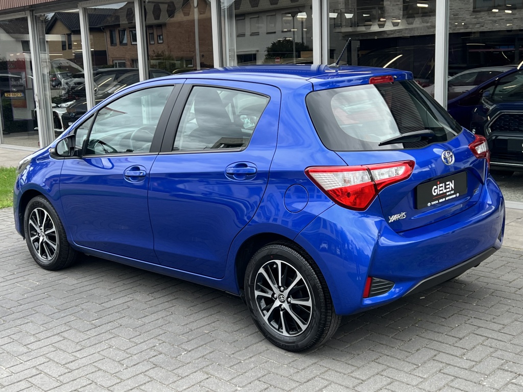 Toyota Yaris 1.0 VVT-i Connect | Apple CarPlay/Android Auto, Lichtmetalen velgen, Airconditioning, Parkeercamera 56899648-2.jpg | Autobedrijf Gielen